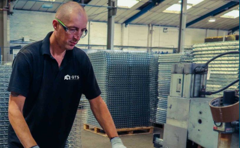 Man making wire mesh product